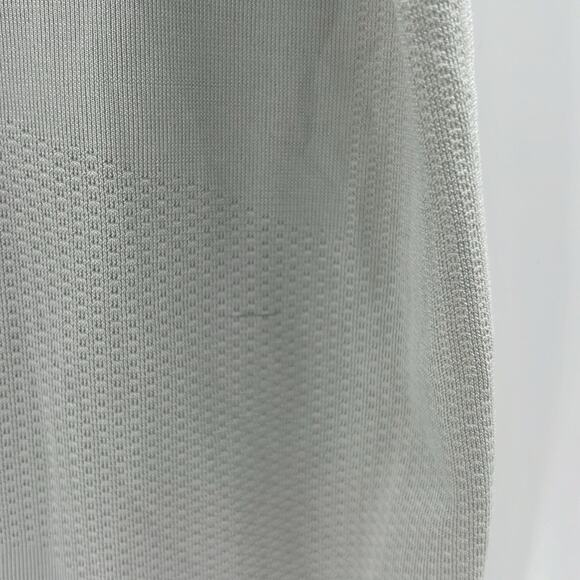 Patagonia Women's Short Sleeved Gamut Shirt - Light Gray - Medium - Picture 5 of 7